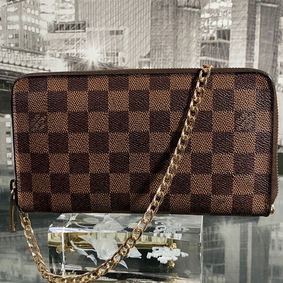 Louis Vuitton Handbags - Authentic Rare Louis Vuitton Damier Organizer Zippy Wallet
